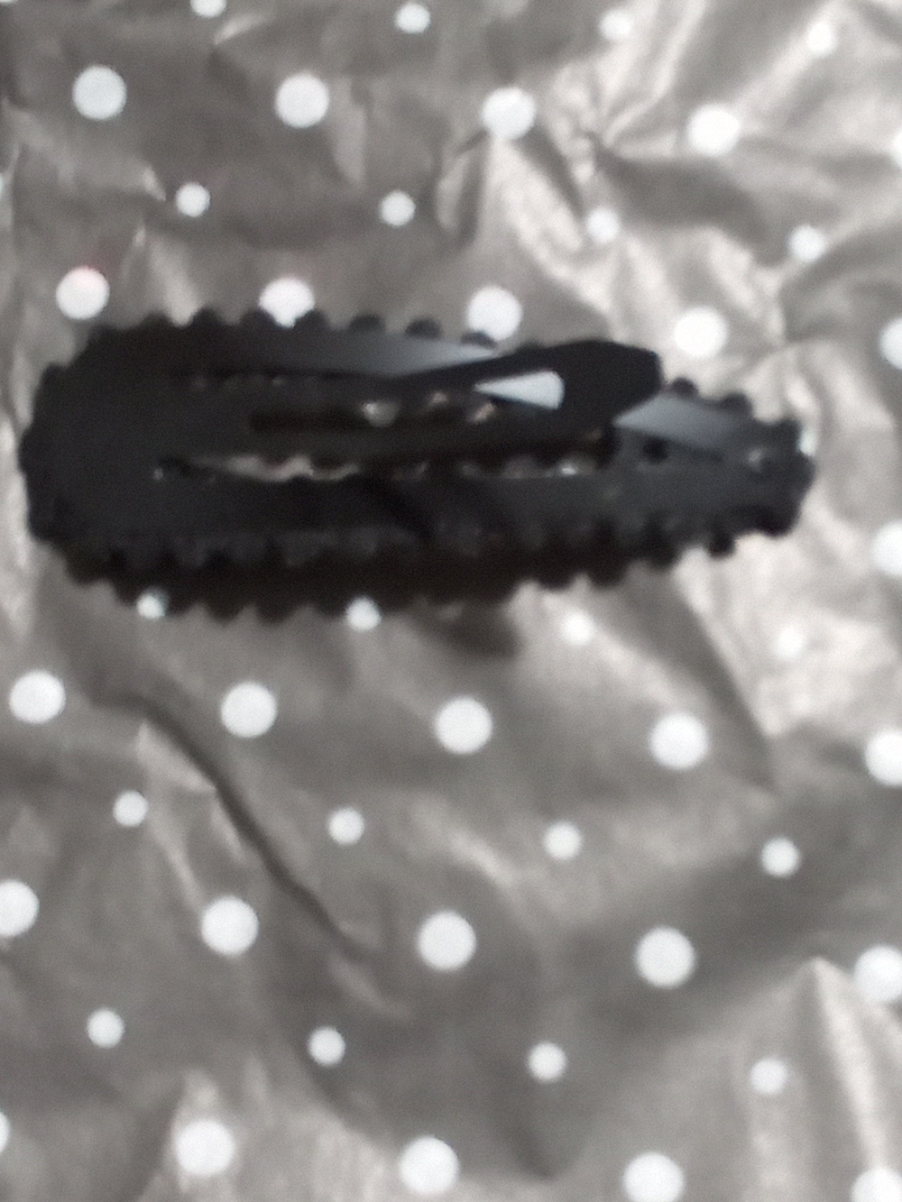 Crystal-Embellished Teardrop Hair Clip - Silver Sparkle - Picture 12 of 13